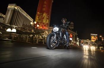 Ducati Diavel Carbon 2015 - Bild 27