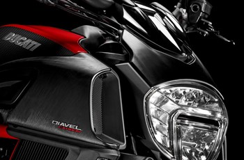 Ducati Diavel Carbon 2015 - Bild 30