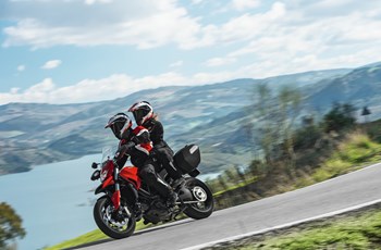 Ducati Hyperstrada 2015 - Bild 4 Ducati Hyperstrada 2015 - Bild 4