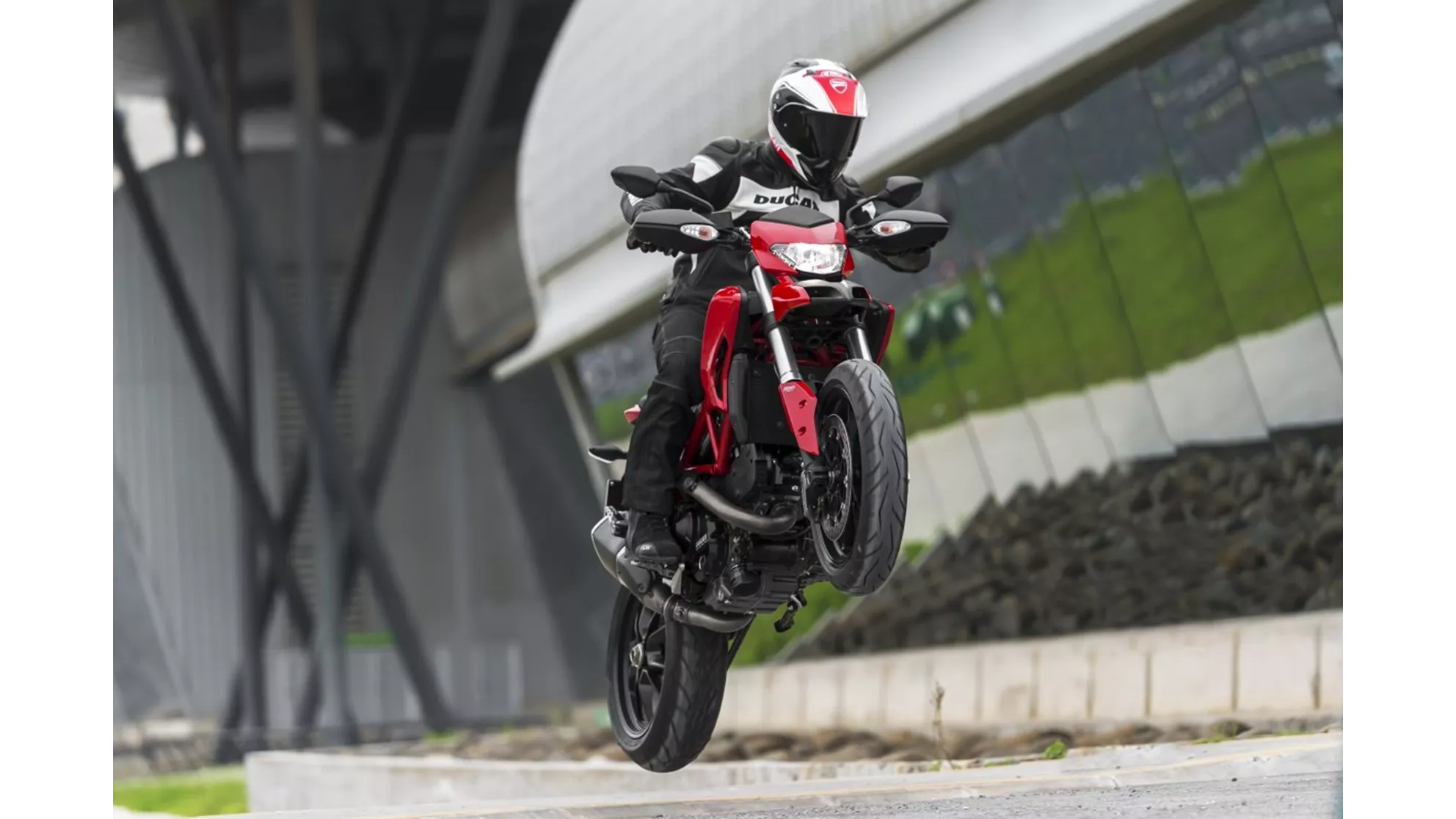 Ducati Hypermotard 821 - Kép 11