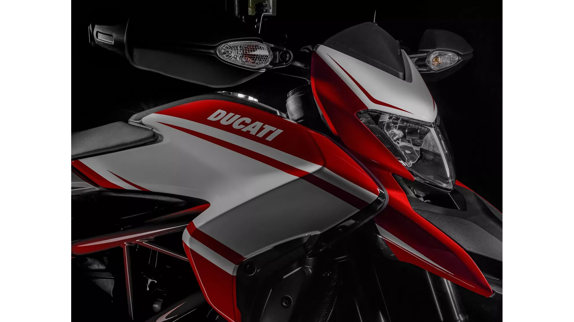 Ducati Hypermotard SP 821 - Kép 2