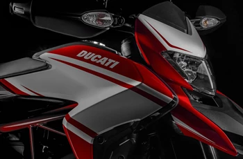 Ducati Hypermotard SP 821 2015 - Bild 4 Ducati Hypermotard SP 821 2015 - Bild 4