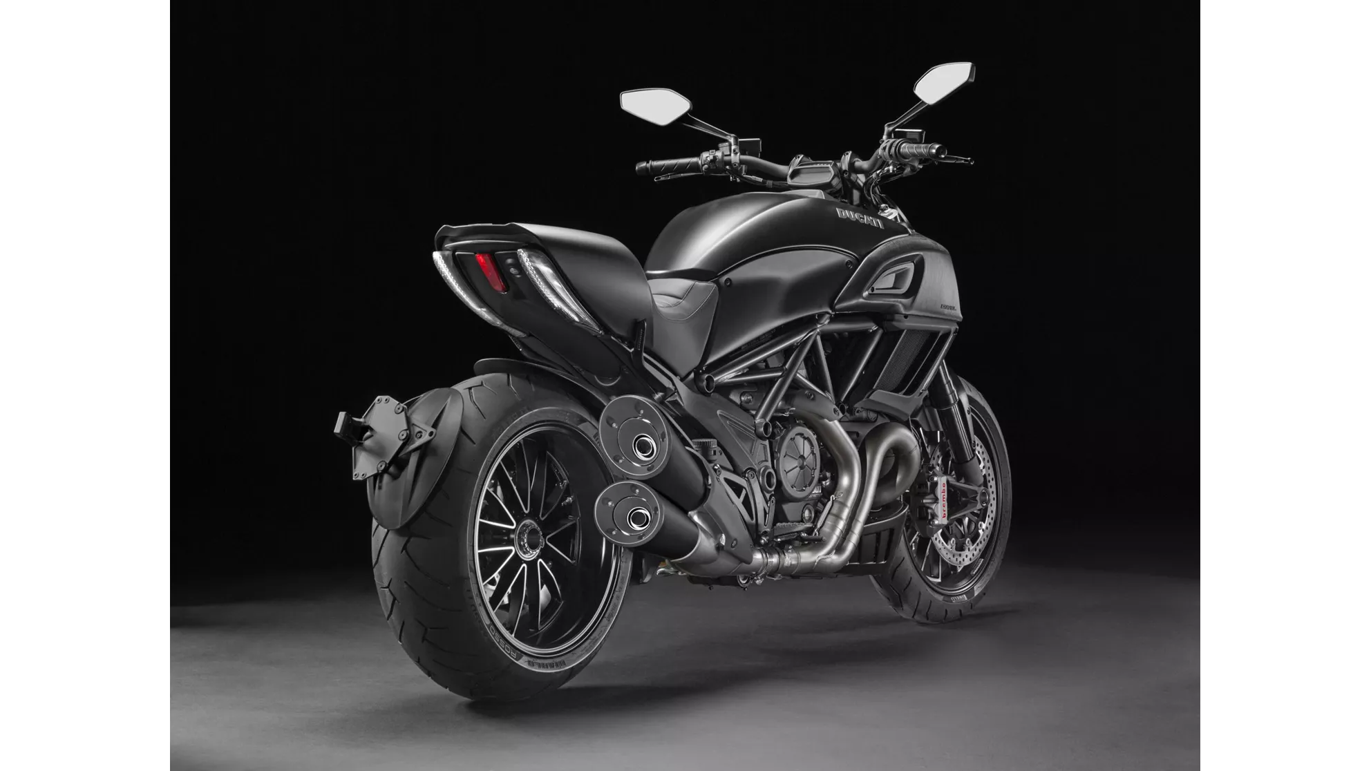 Ducati Diavel 1200 Dark - Image 3 Ducati Diavel 1200 Dark - Image 3