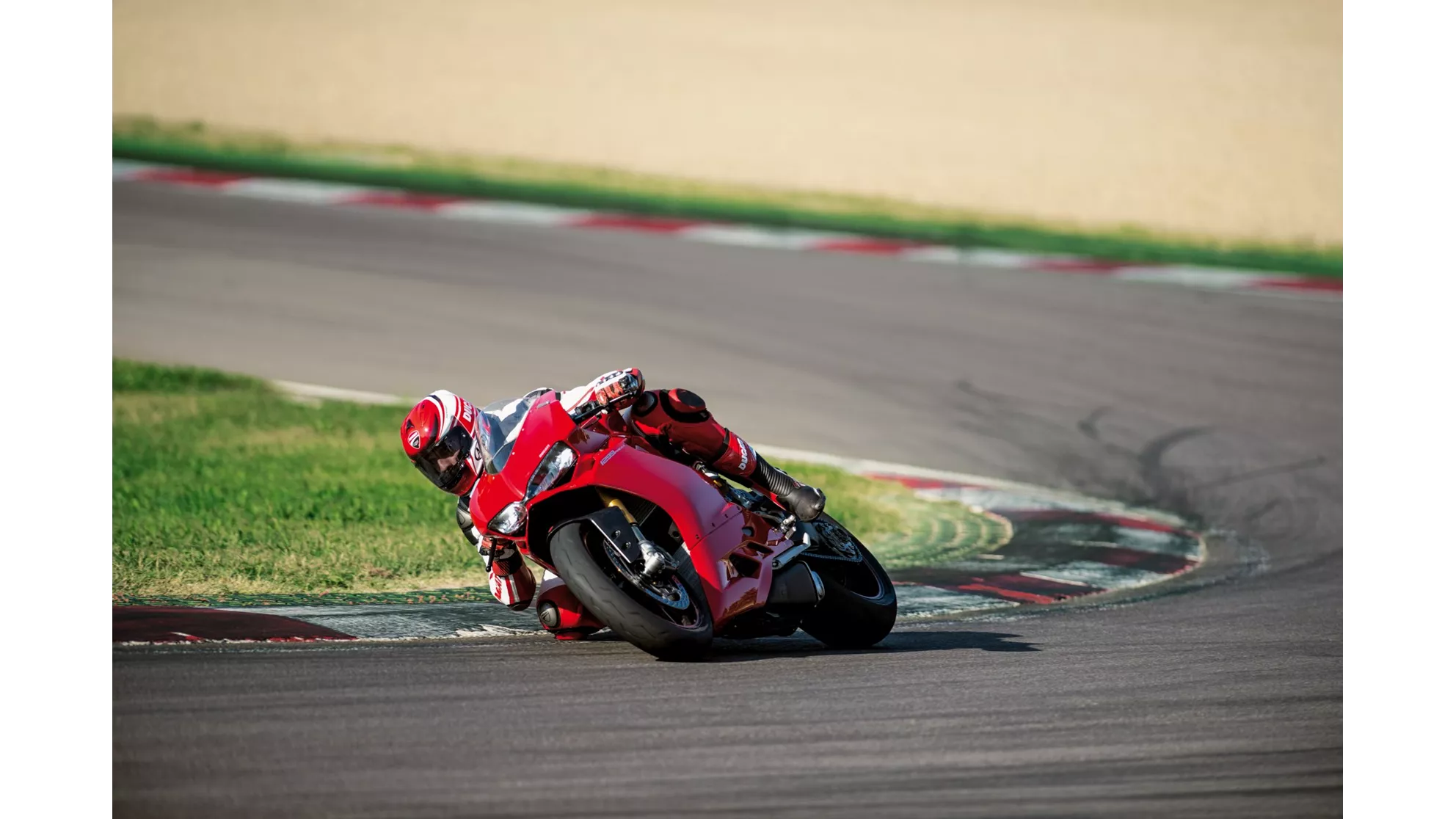 Ducati 1299 Panigale S - Image 15 Ducati 1299 Panigale S - Image 15
