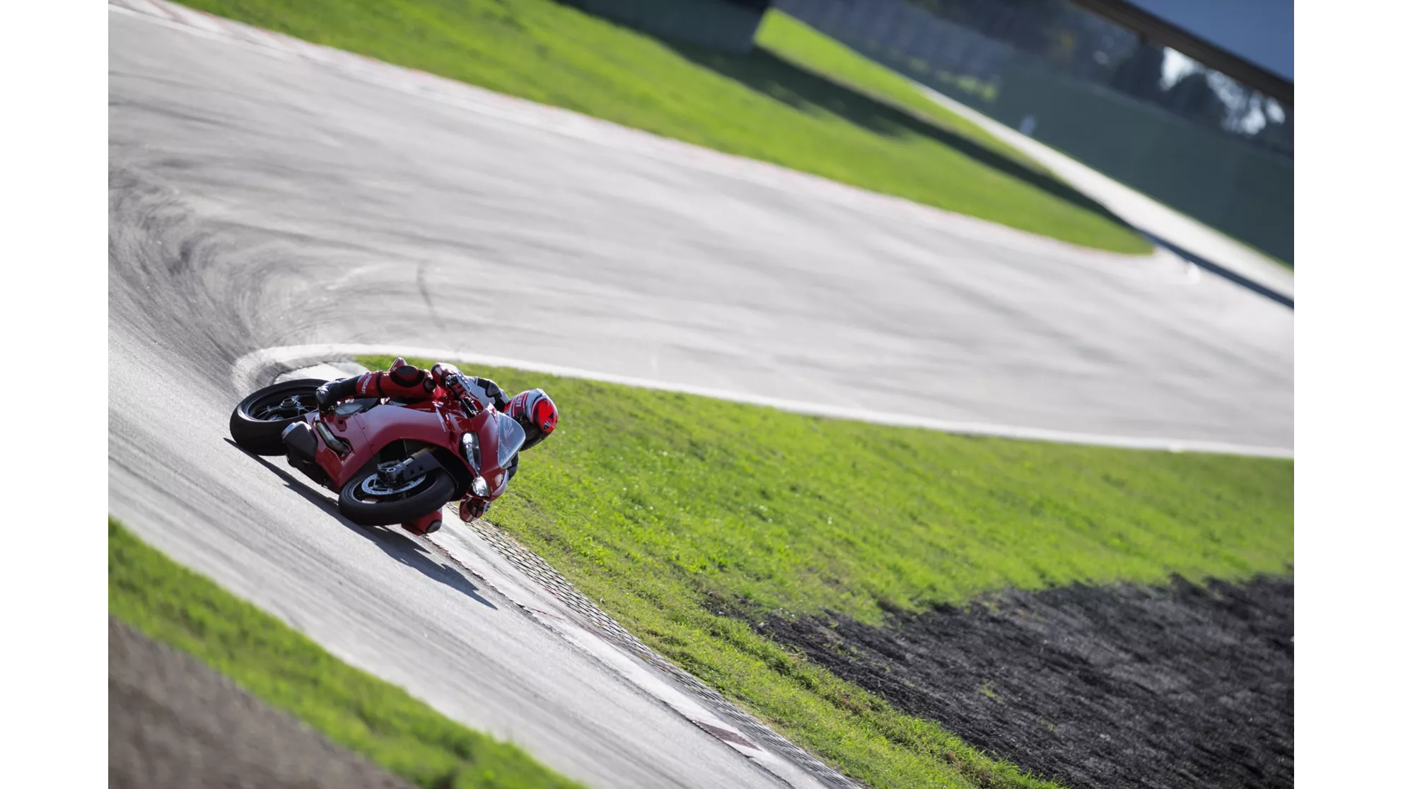 Ducati 1299 Panigale S - Image 16 Ducati 1299 Panigale S - Image 16