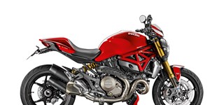 Ducati Monster 1200 S Stripe 2015 vs KTM 1290 Super Duke R 2014
