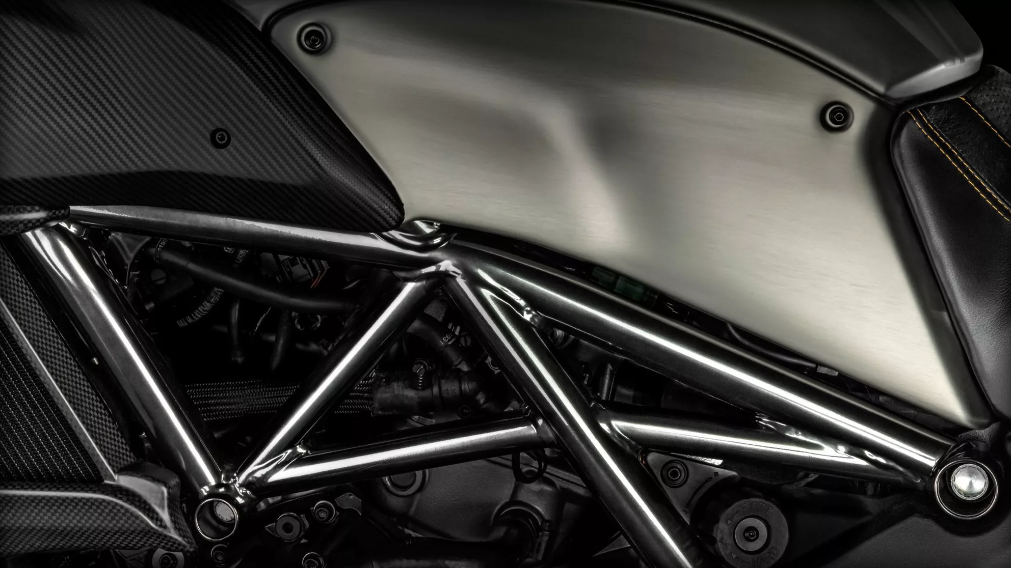 Ducati Diavel Titanium - Obrázok 3