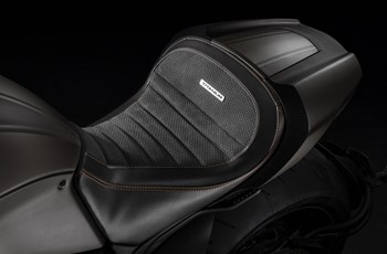 Ducati Diavel Titanium 2015 - Bild 11
