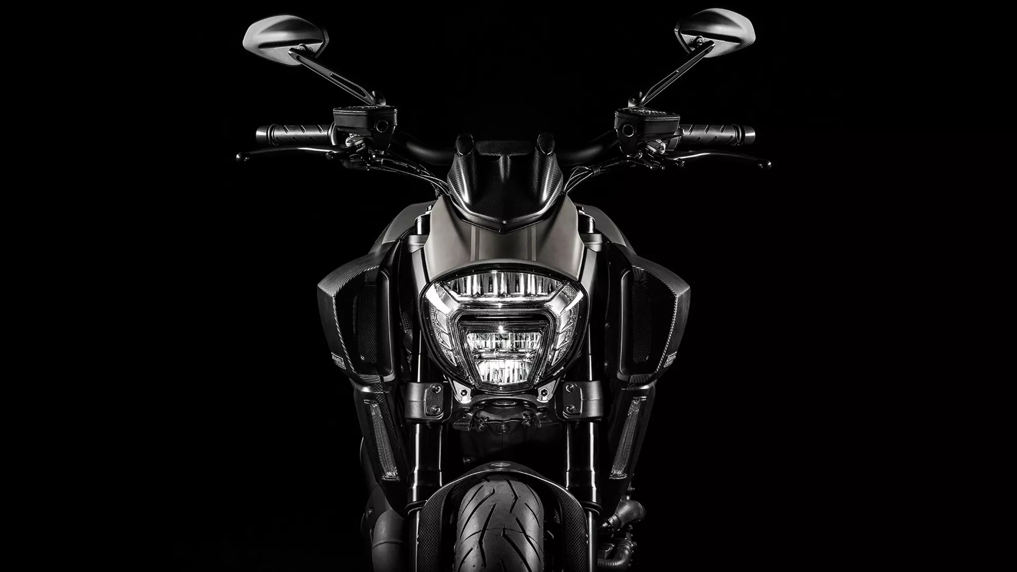 Ducati Diavel Titanium - Obraz 10