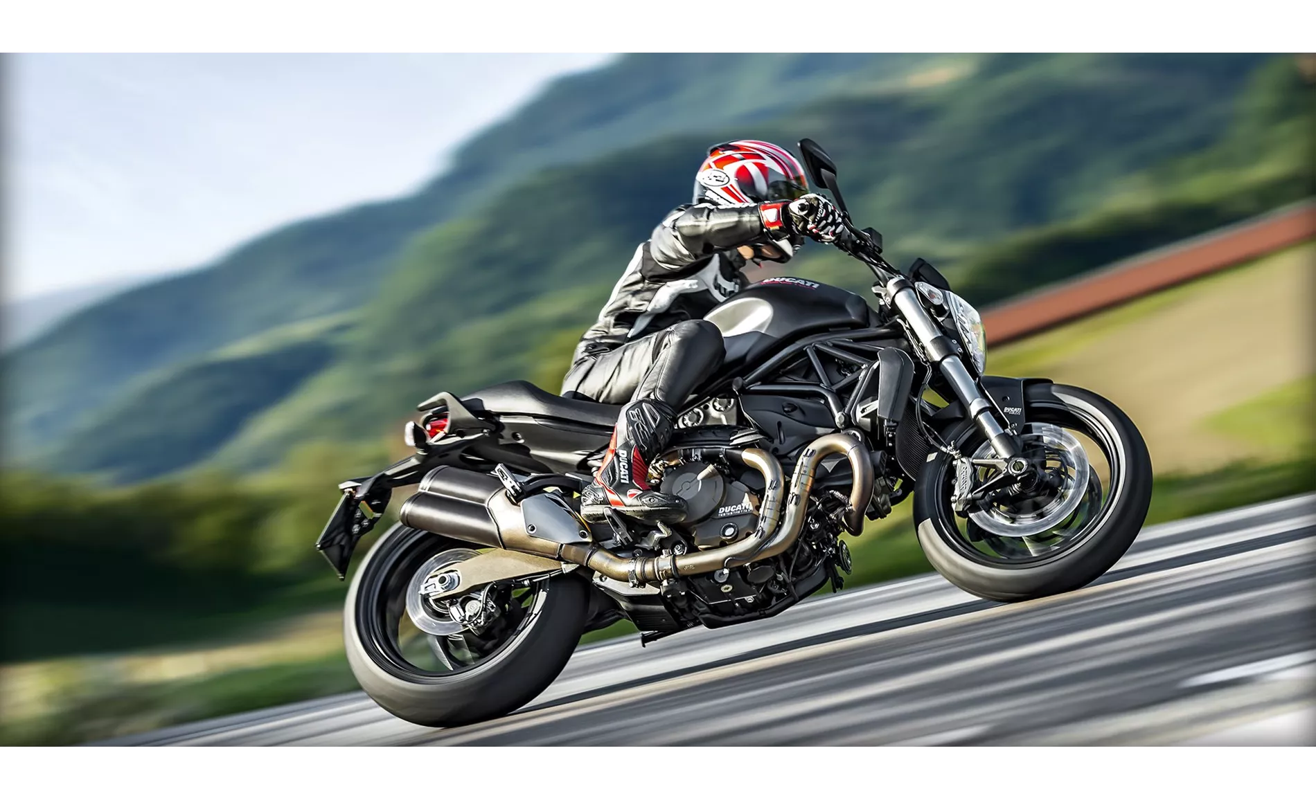Ducati Monster 821 Dark 2015