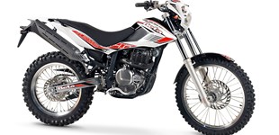 Beta Alp 4.0 2015 vs Beta RR 300 2T 2015