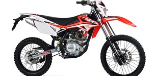 Beta RR Enduro 4T 125 AC 2015 vs Beta RR Motard 125 4T LC 2014