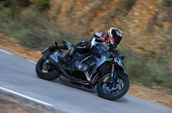 Kawasaki Z1000 2015 - Bild 2 Kawasaki Z1000 2015 - Bild 2