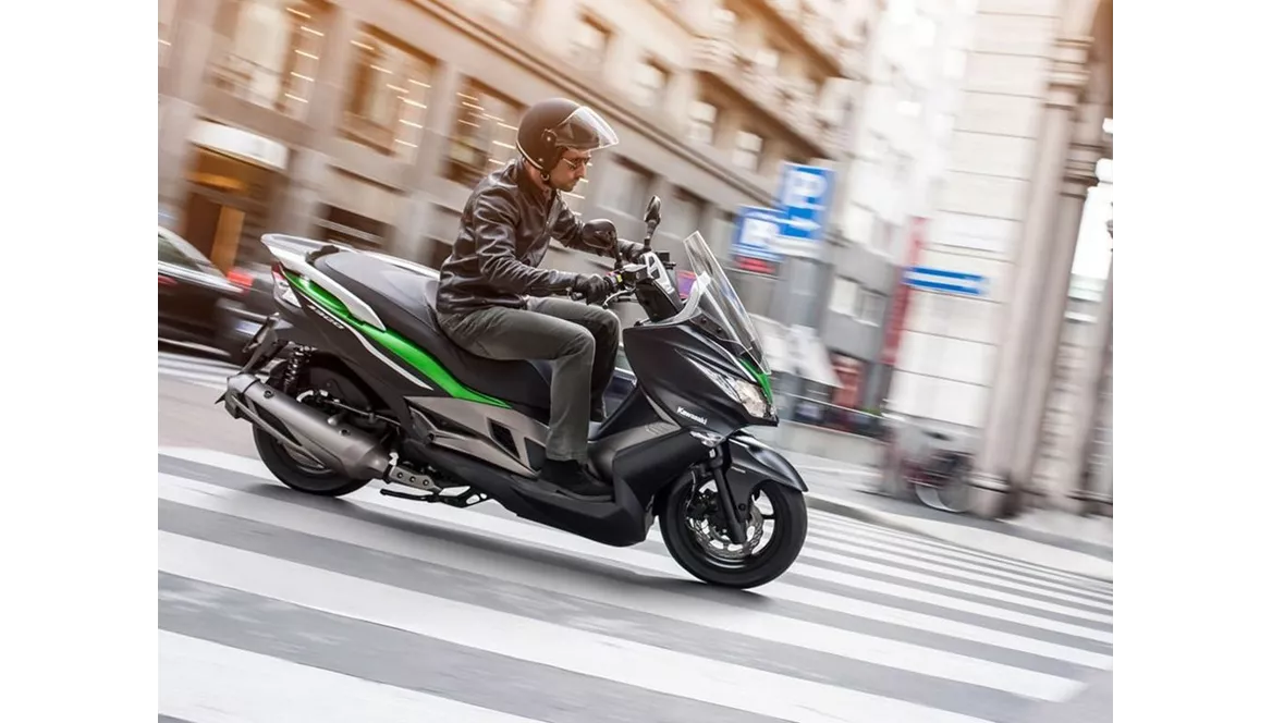 Kawasaki J300 2015