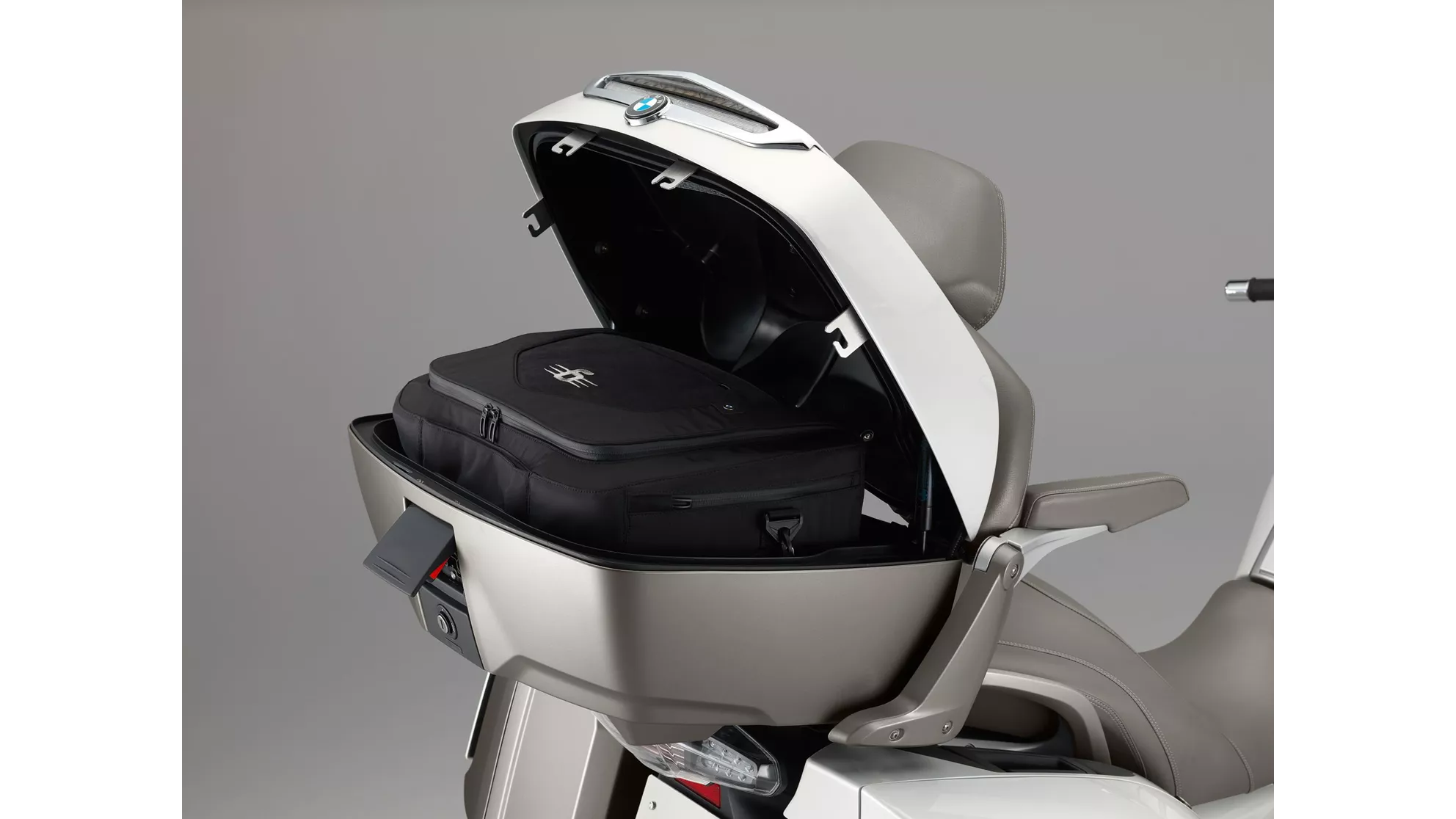 BMW K 1600 GTL Exclusive - Image 12 BMW K 1600 GTL Exclusive - Image 12