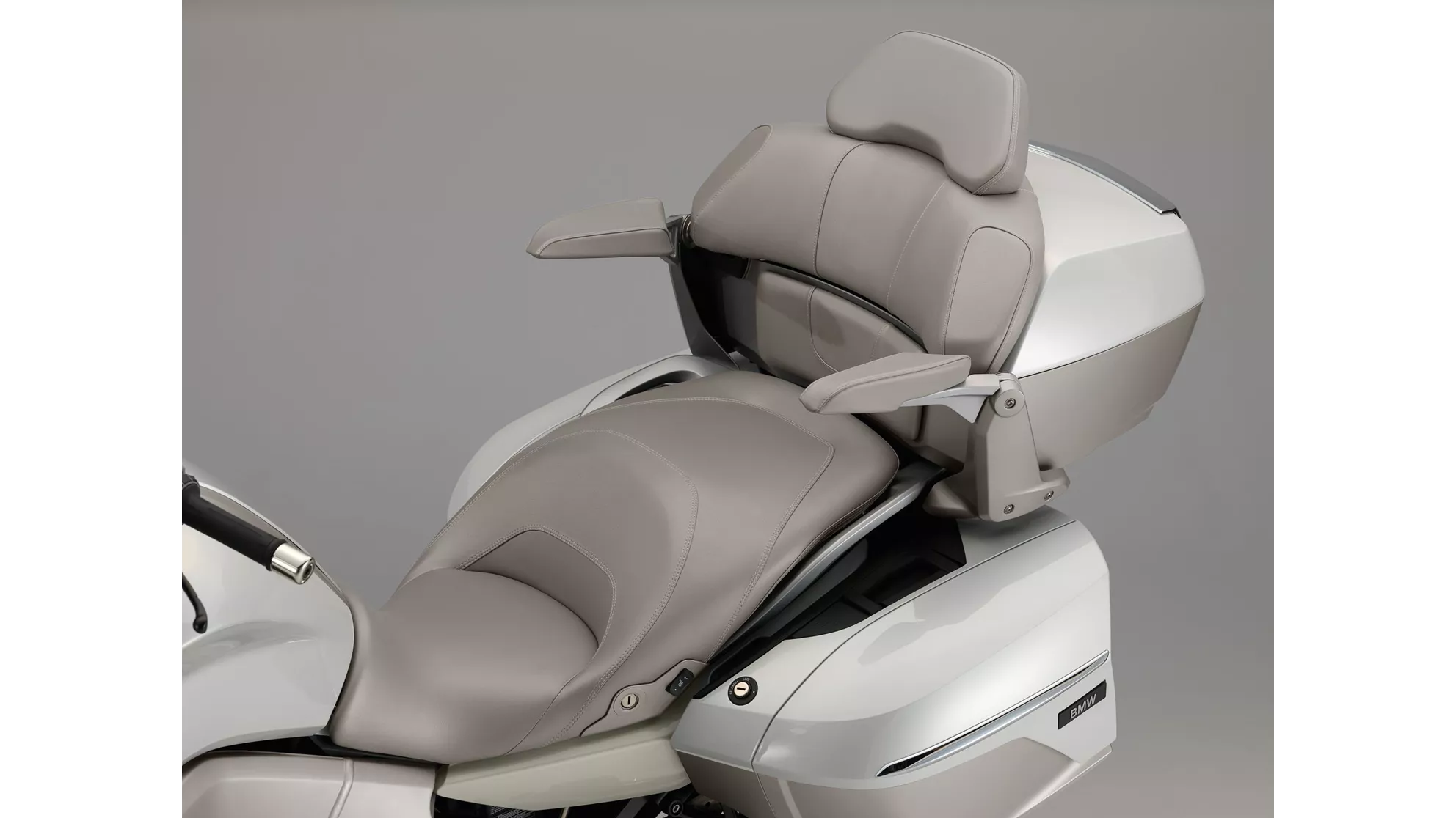 BMW K 1600 GTL Exclusive - Image 13 BMW K 1600 GTL Exclusive - Image 13