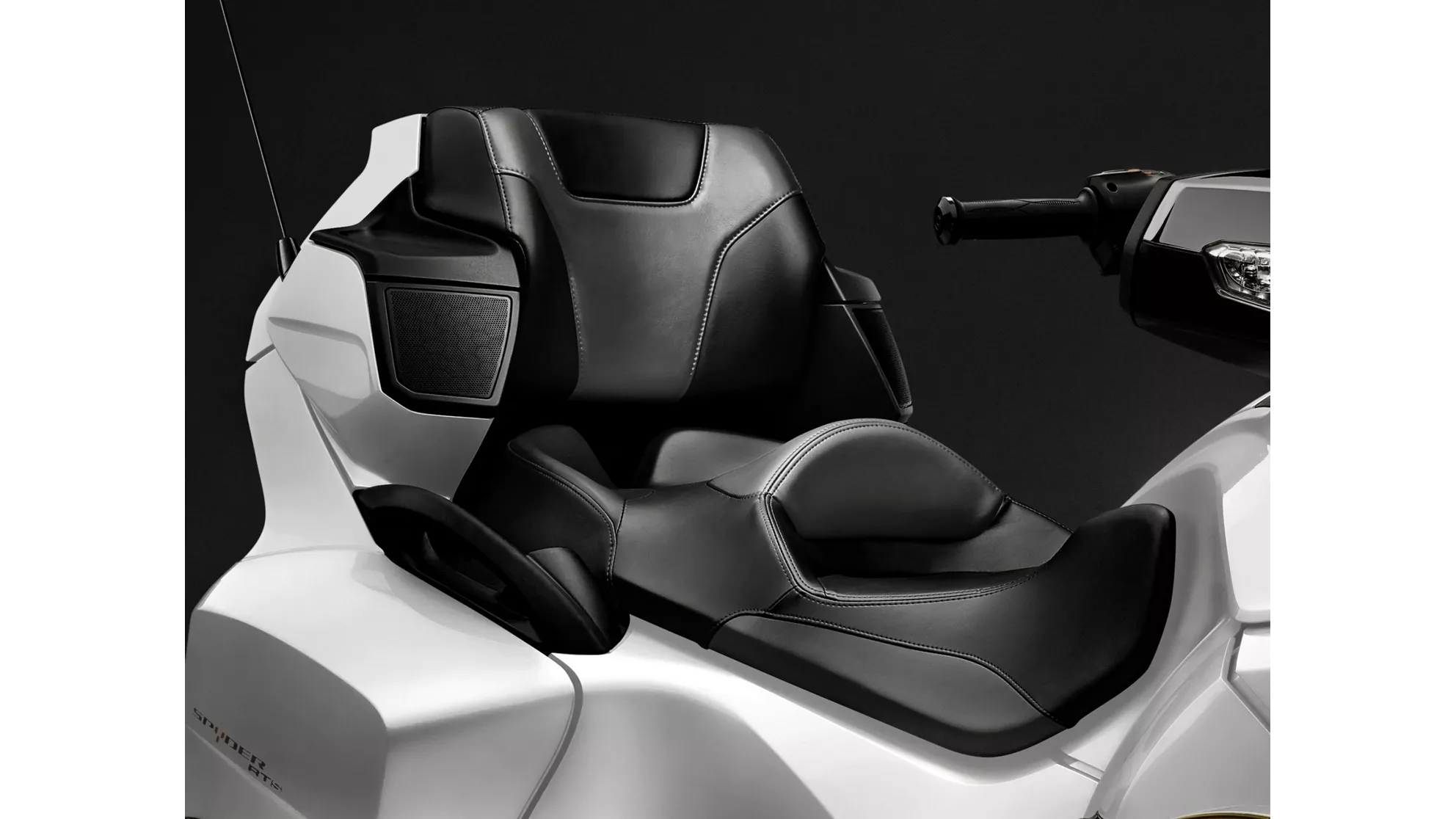 Can-Am Spyder RT-S - Image 3 Can-Am Spyder RT-S - Image 3