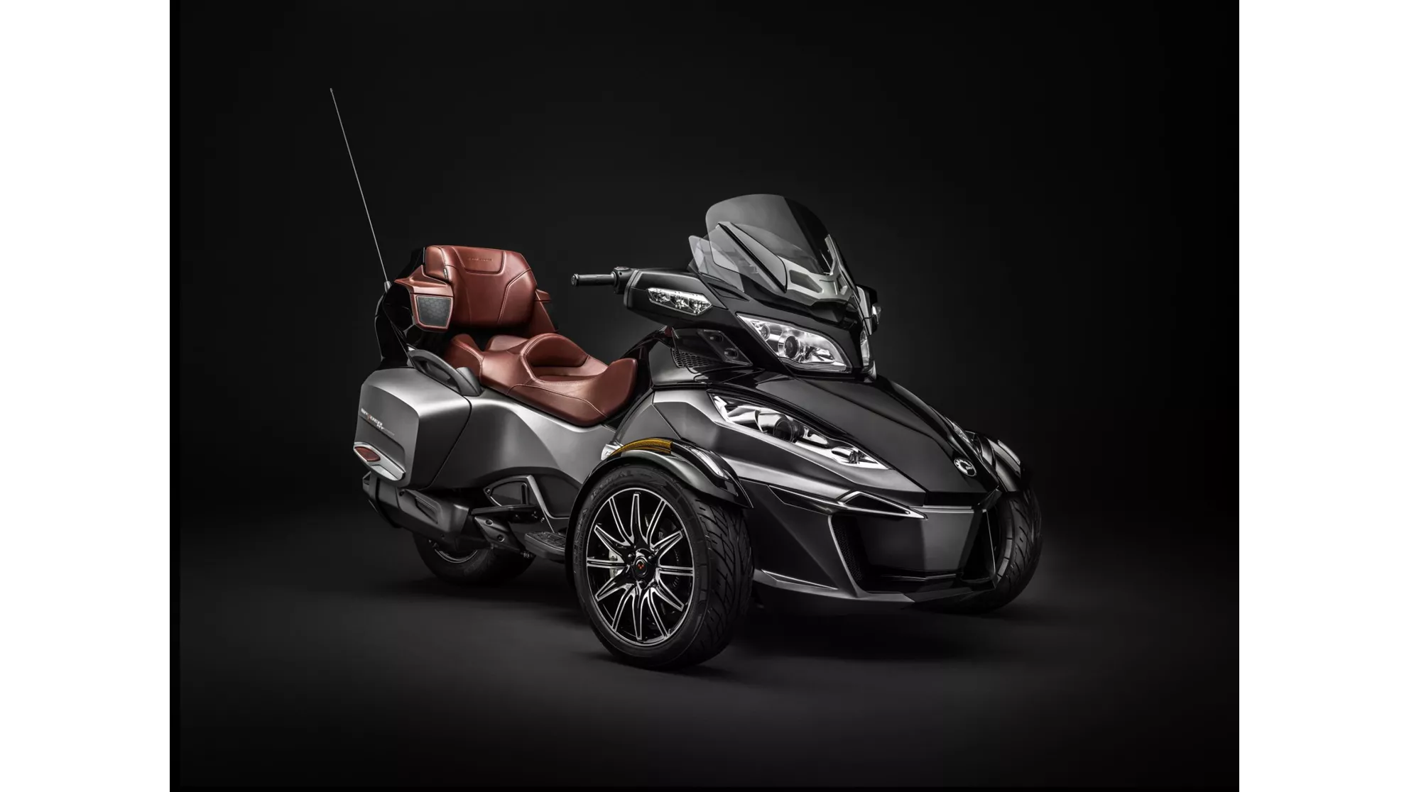 Can-Am Spyder RT-S - Image 7 Can-Am Spyder RT-S - Image 7