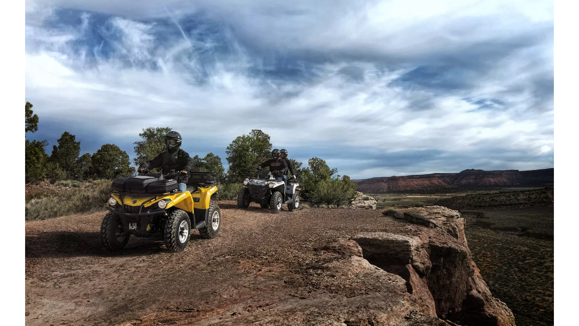 Can-Am Outlander L Max 450 DPS - Image 1 Can-Am Outlander L Max 450 DPS - Image 1