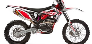 GASGAS EC 300 E 2012 vs GASGAS EC 250 F Racing 2015