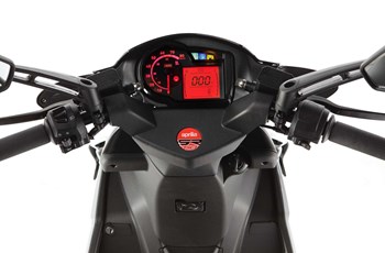 Aprilia SR 50 R 2015 - Bild 8