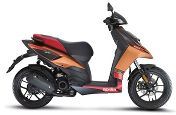 Aprilia SR 125 Motard 2015 - Bild 2