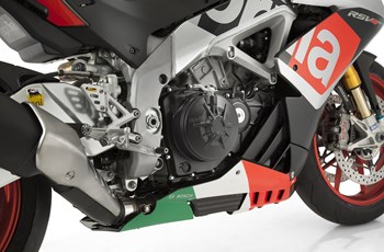 Aprilia RSV4 RF 2015 - Bild 4 Aprilia RSV4 RF 2015 - Bild 4