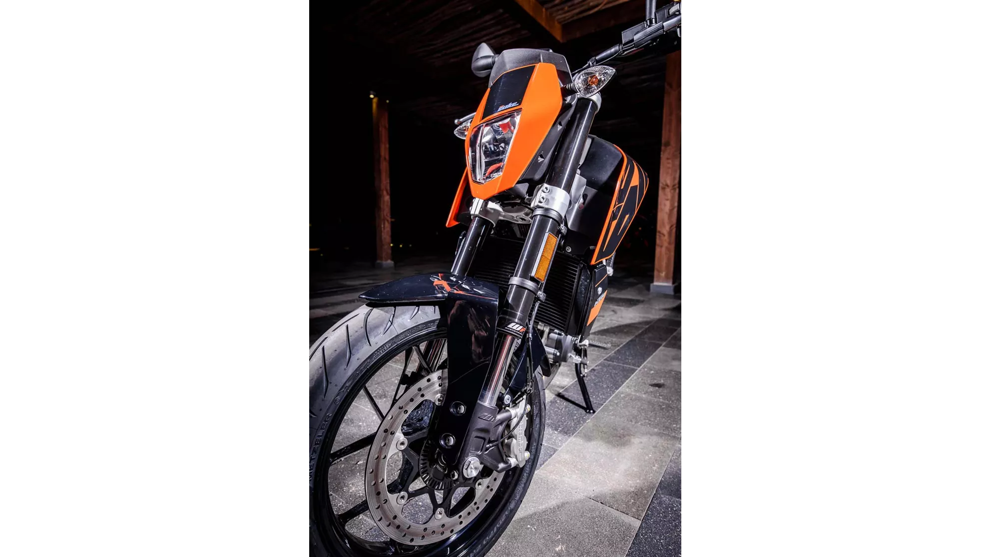 KTM 690 Duke - Image 2 KTM 690 Duke - Image 2