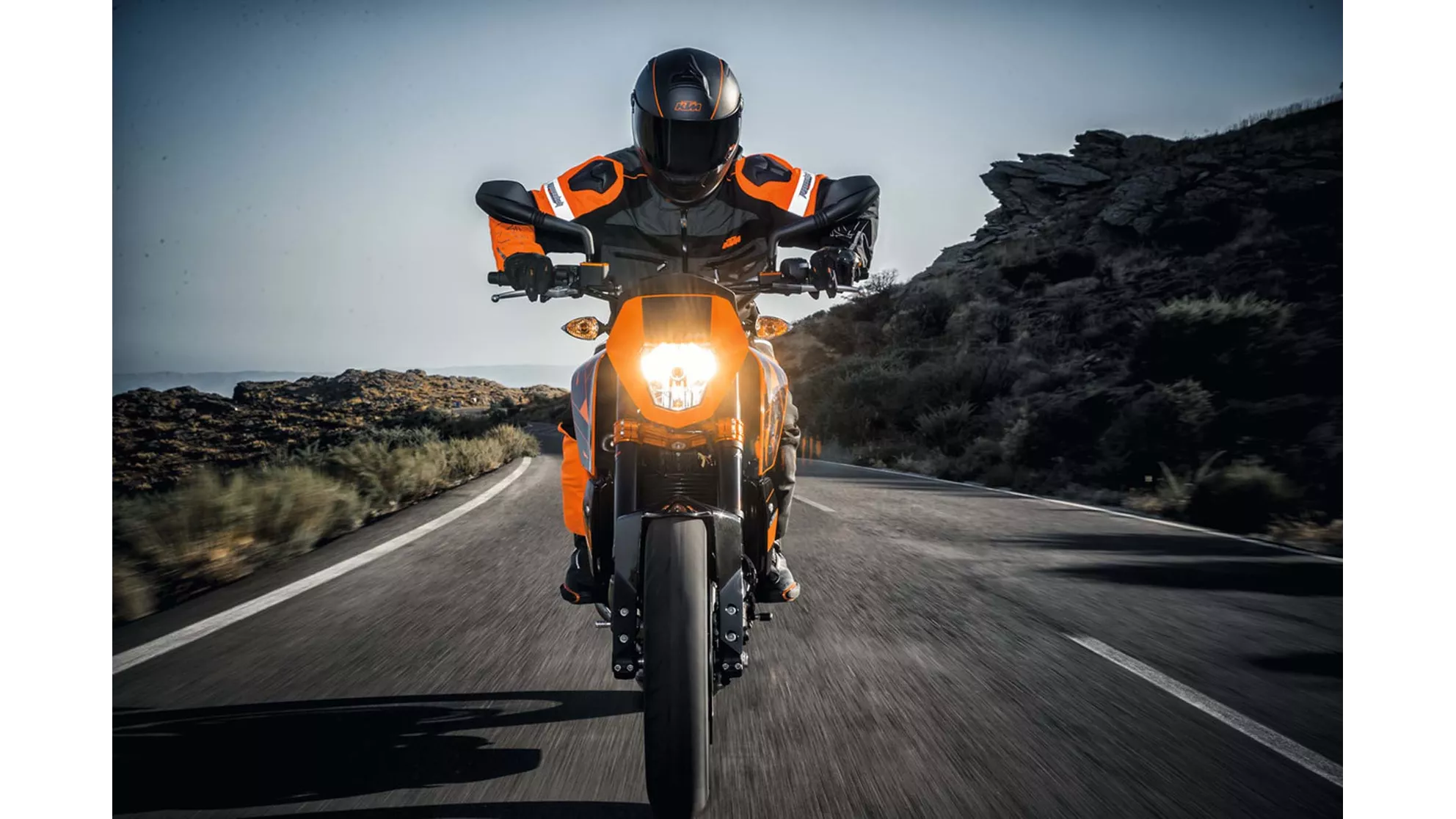 KTM 690 Duke - Image 5 KTM 690 Duke - Image 5