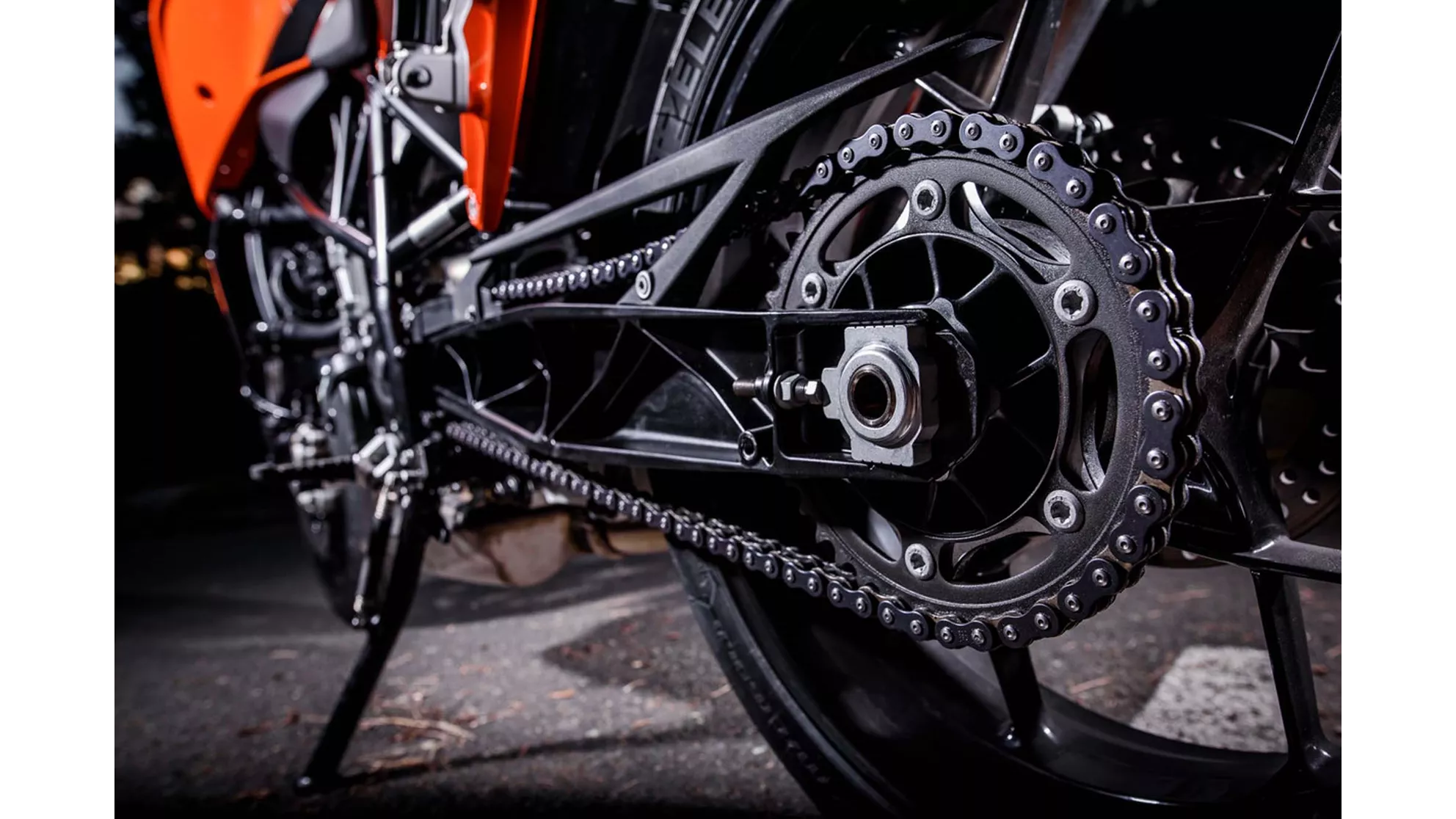 KTM 690 Duke - Image 6 KTM 690 Duke - Image 6