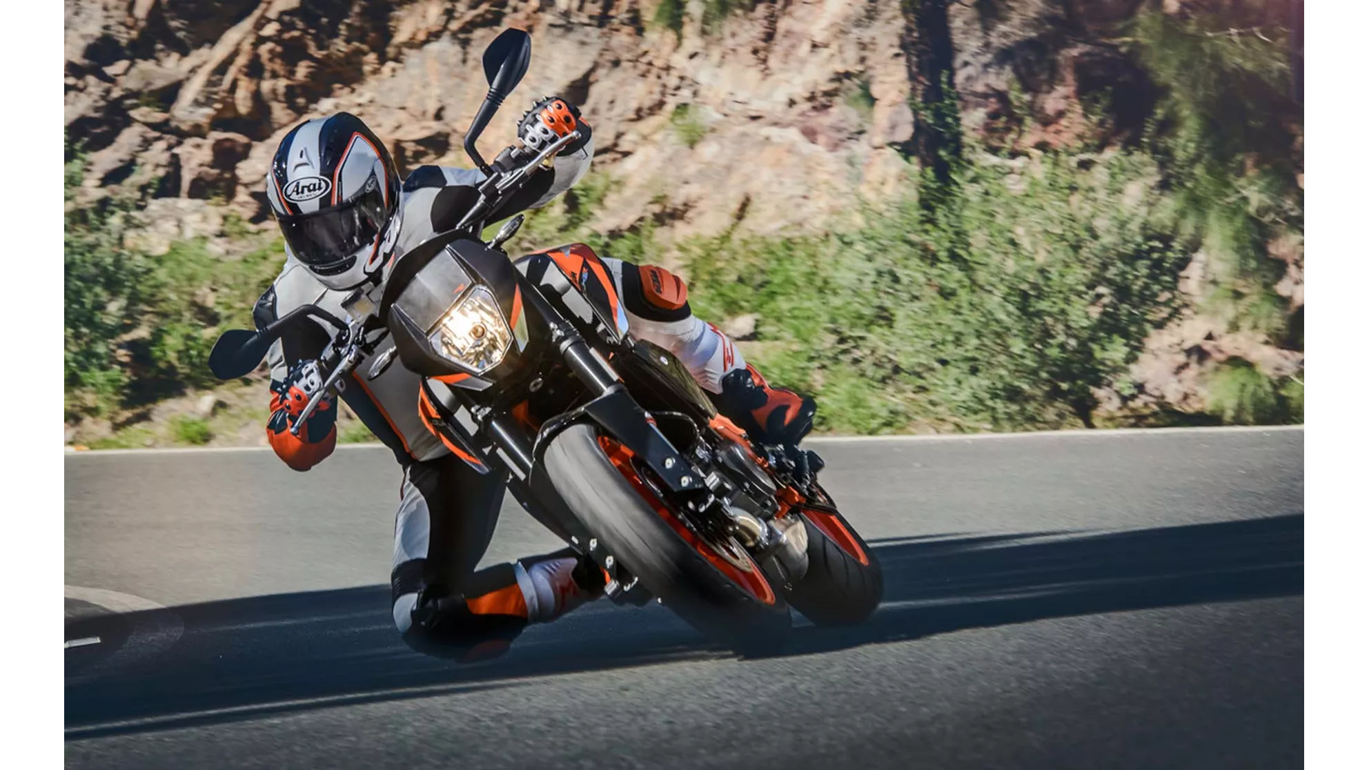KTM 690 Duke R - Image 9 KTM 690 Duke R - Image 9