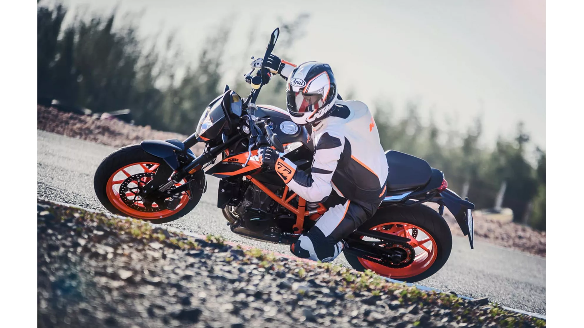 KTM 690 Duke R - Image 10 KTM 690 Duke R - Image 10