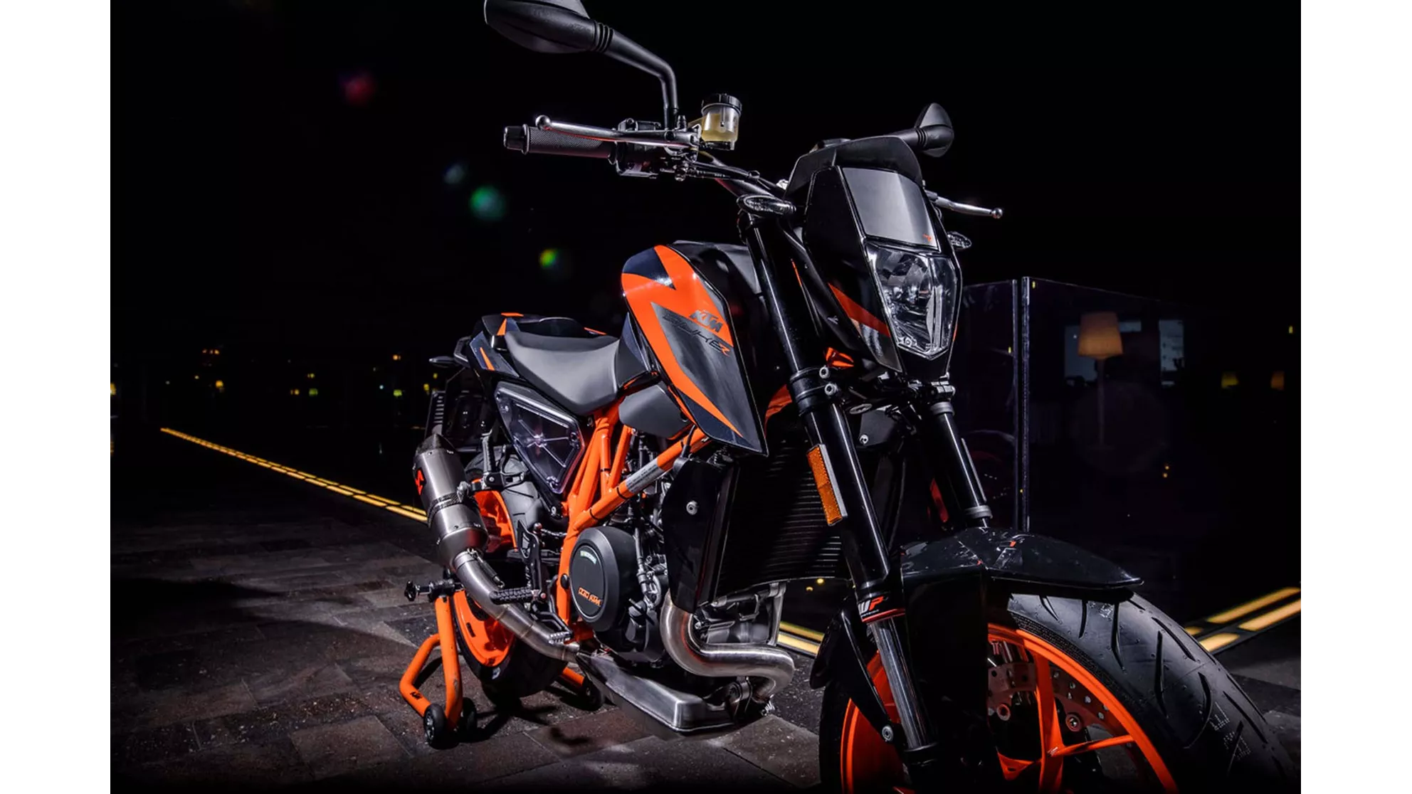 KTM 690 Duke R - Image 11 KTM 690 Duke R - Image 11