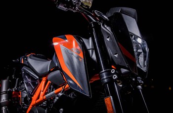 KTM 690 Duke R 2016 - Bild 15 KTM 690 Duke R 2016 - Bild 15