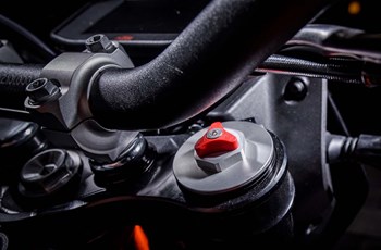 KTM 690 Duke R 2016 - Bild 18 KTM 690 Duke R 2016 - Bild 18