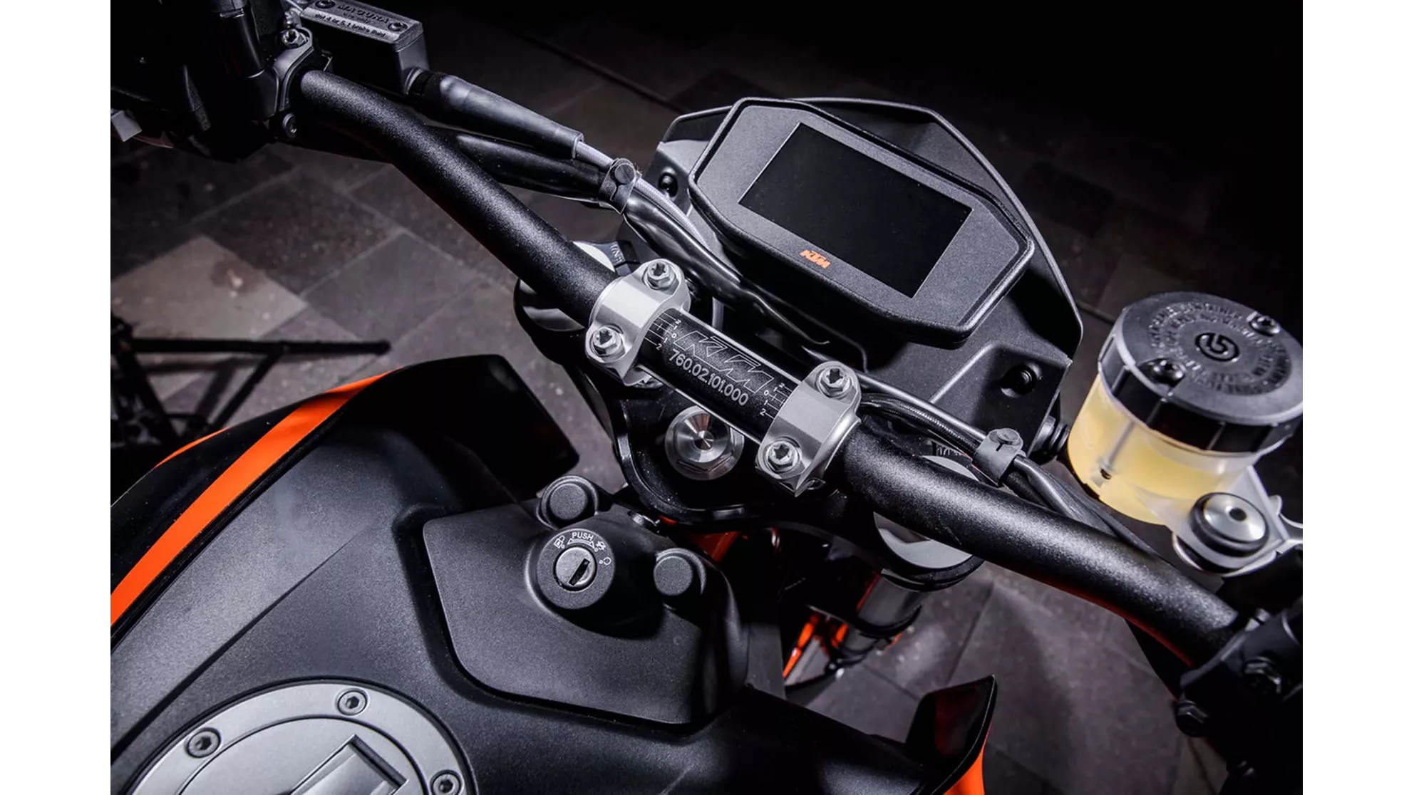 KTM 690 Duke R - Image 19 KTM 690 Duke R - Image 19