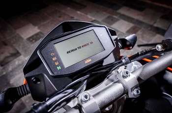 KTM 690 Duke R 2016 - Bild 24 KTM 690 Duke R 2016 - Bild 24