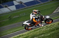 KTM 690 SMC R 2016 - Bild 4