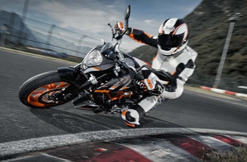 KTM 390 Duke 2016 - Bild 4 KTM 390 Duke 2016 - Bild 4