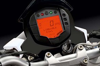 KTM 390 Duke 2016 - Bild 5 KTM 390 Duke 2016 - Bild 5