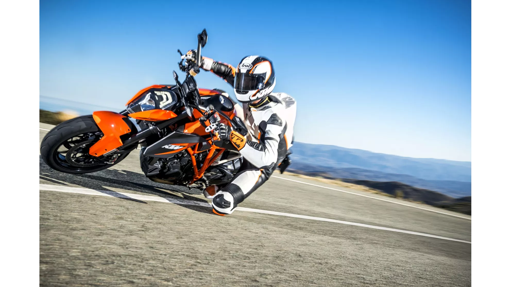 KTM 1290 Super Duke R - Image 16 KTM 1290 Super Duke R - Image 16