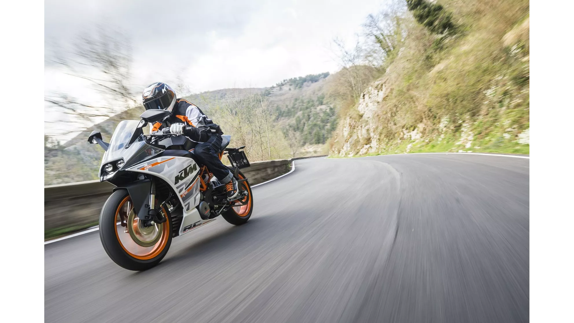KTM RC 390 - Image 1 KTM RC 390 - Image 1