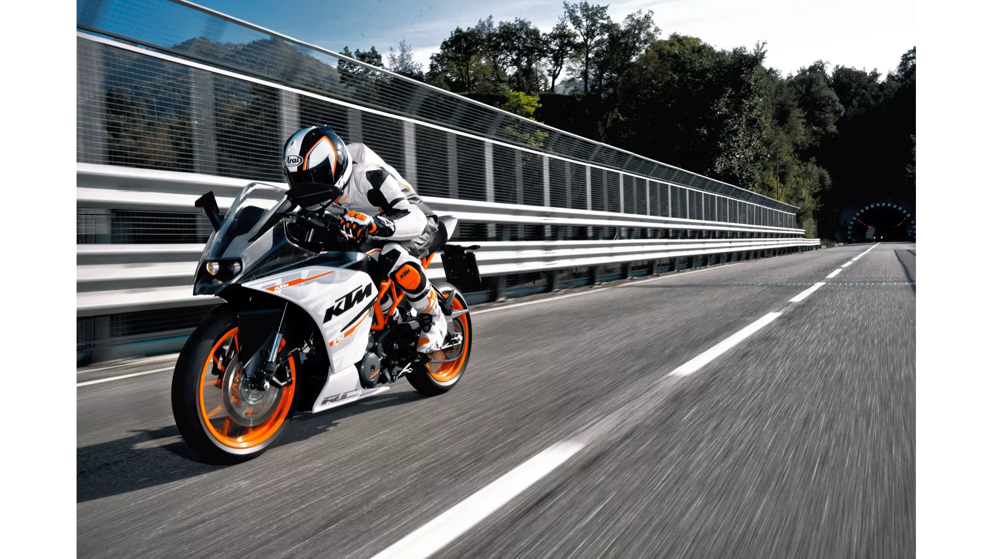 KTM RC 390 - Image 3 KTM RC 390 - Image 3