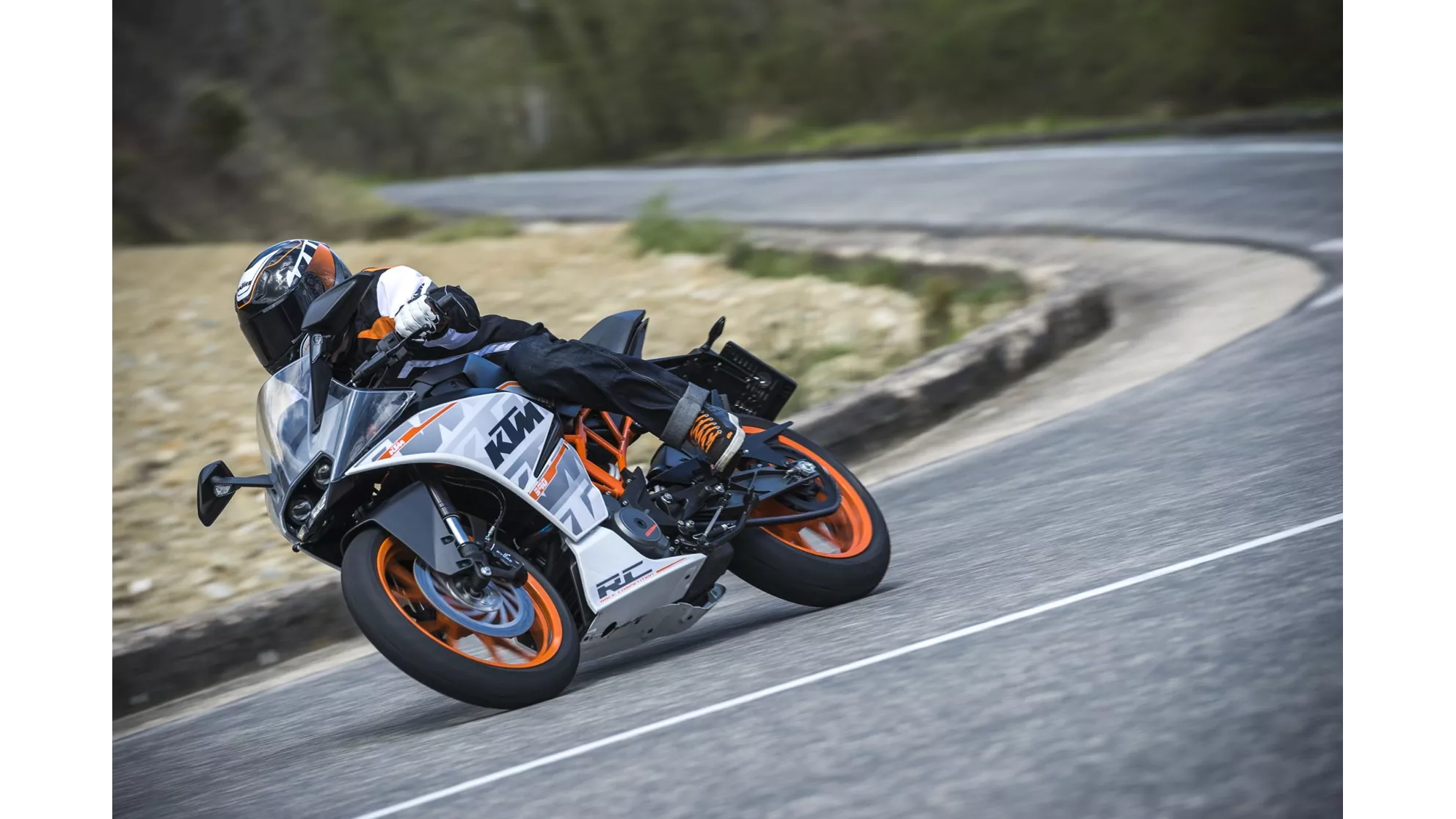 KTM RC 390 - Image 7 KTM RC 390 - Image 7