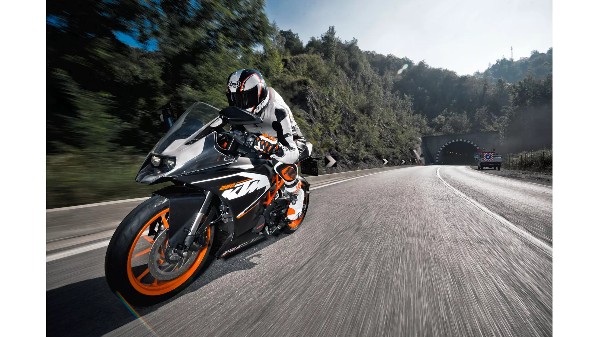 KTM RC 200 - Image 19 KTM RC 200 - Image 19