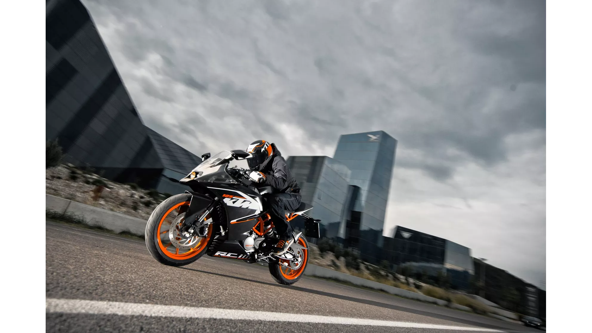 KTM RC 125 - Image 5 KTM RC 125 - Image 5