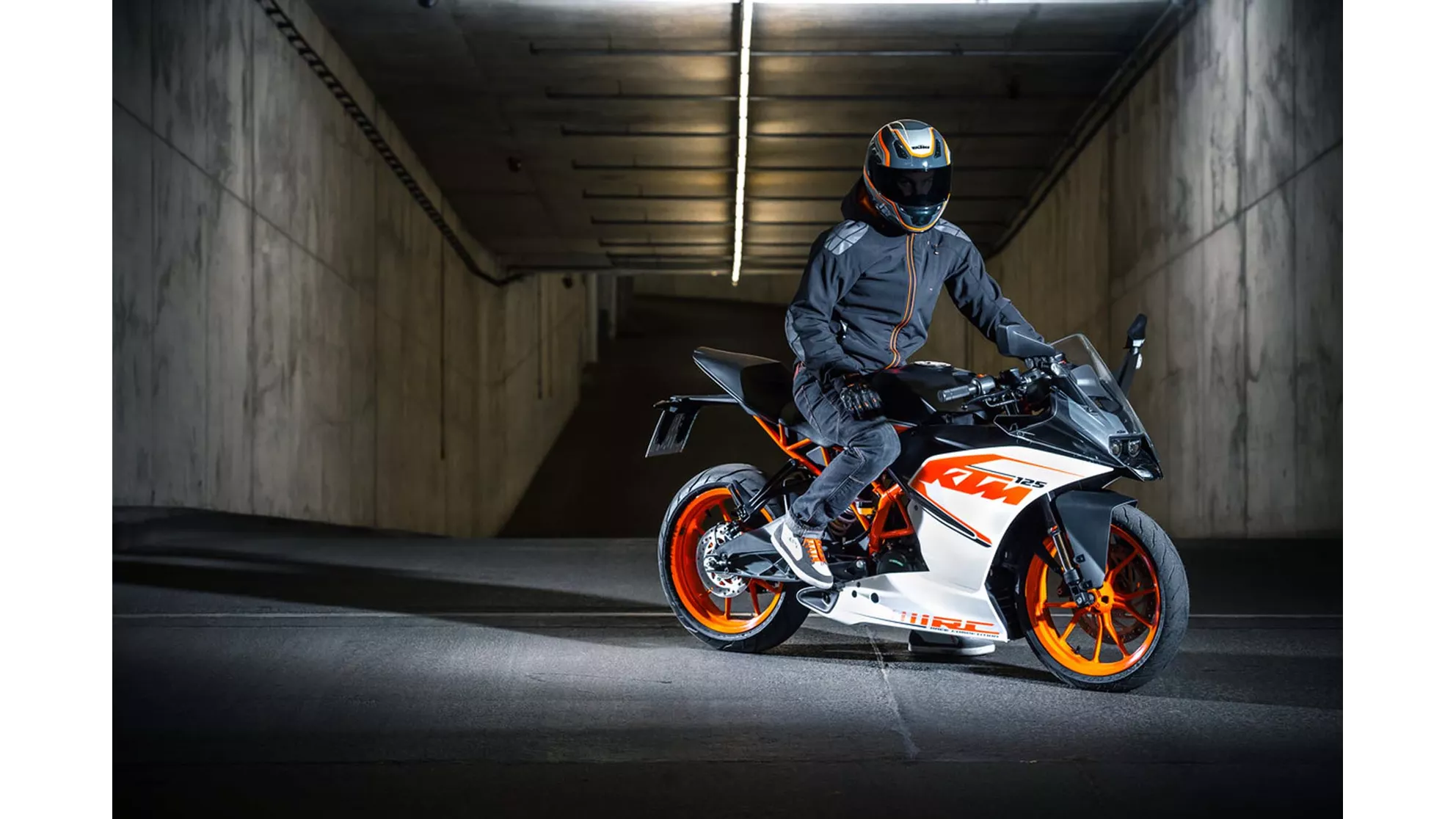 KTM RC 125 - Image 8 KTM RC 125 - Image 8