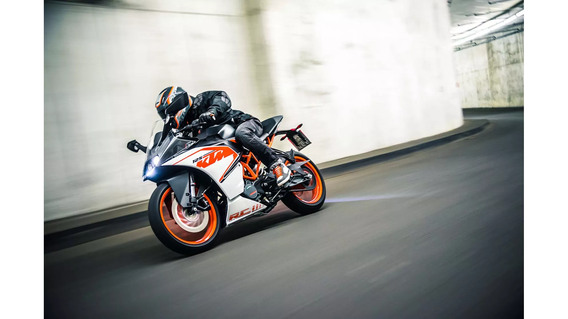 KTM RC 125 - Image 9 KTM RC 125 - Image 9