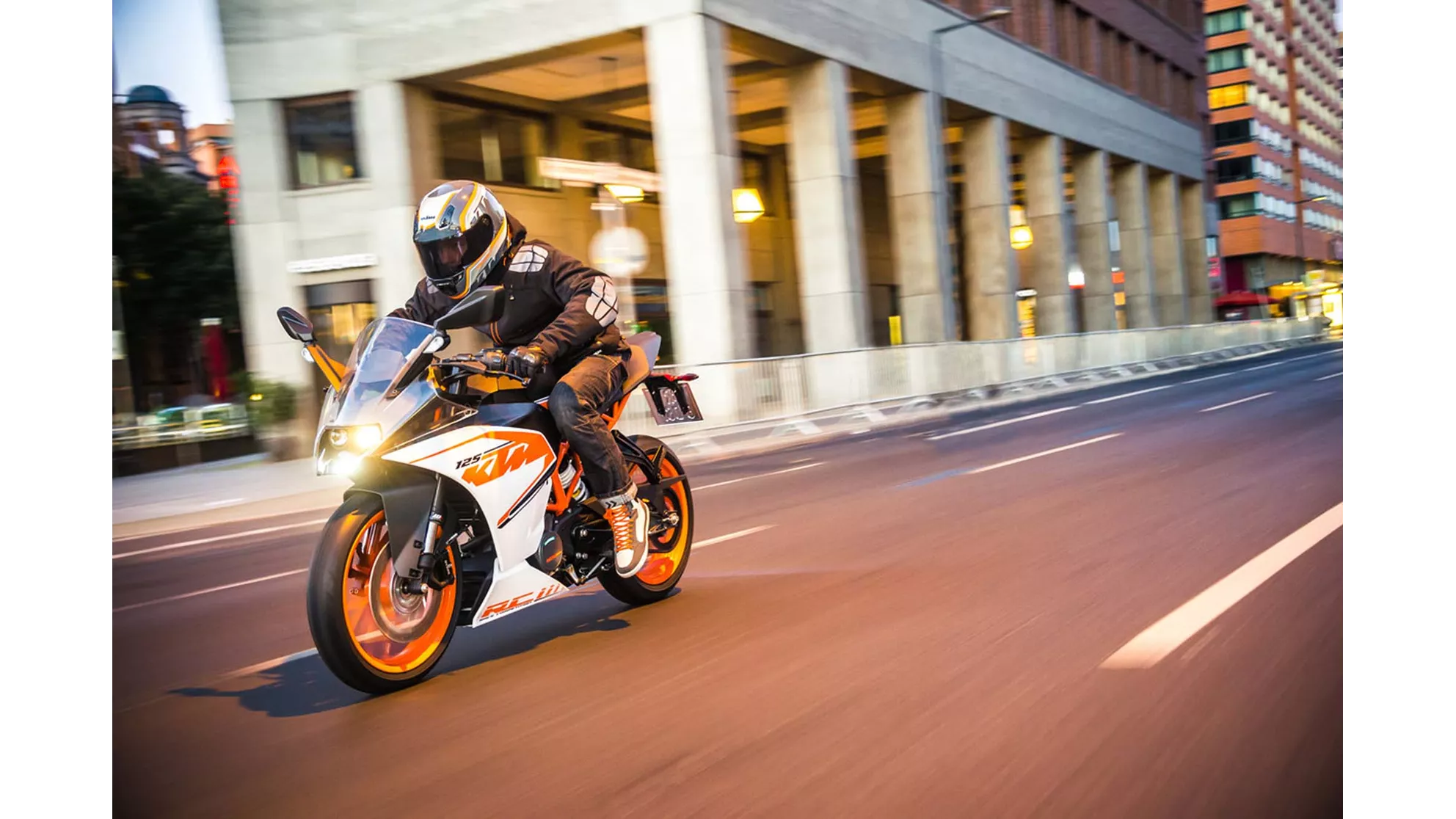 KTM RC 125 - Image 20 KTM RC 125 - Image 20