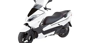 Daelim S300 FI 2017 vs Kreidler Insignio 2.0 250 2016